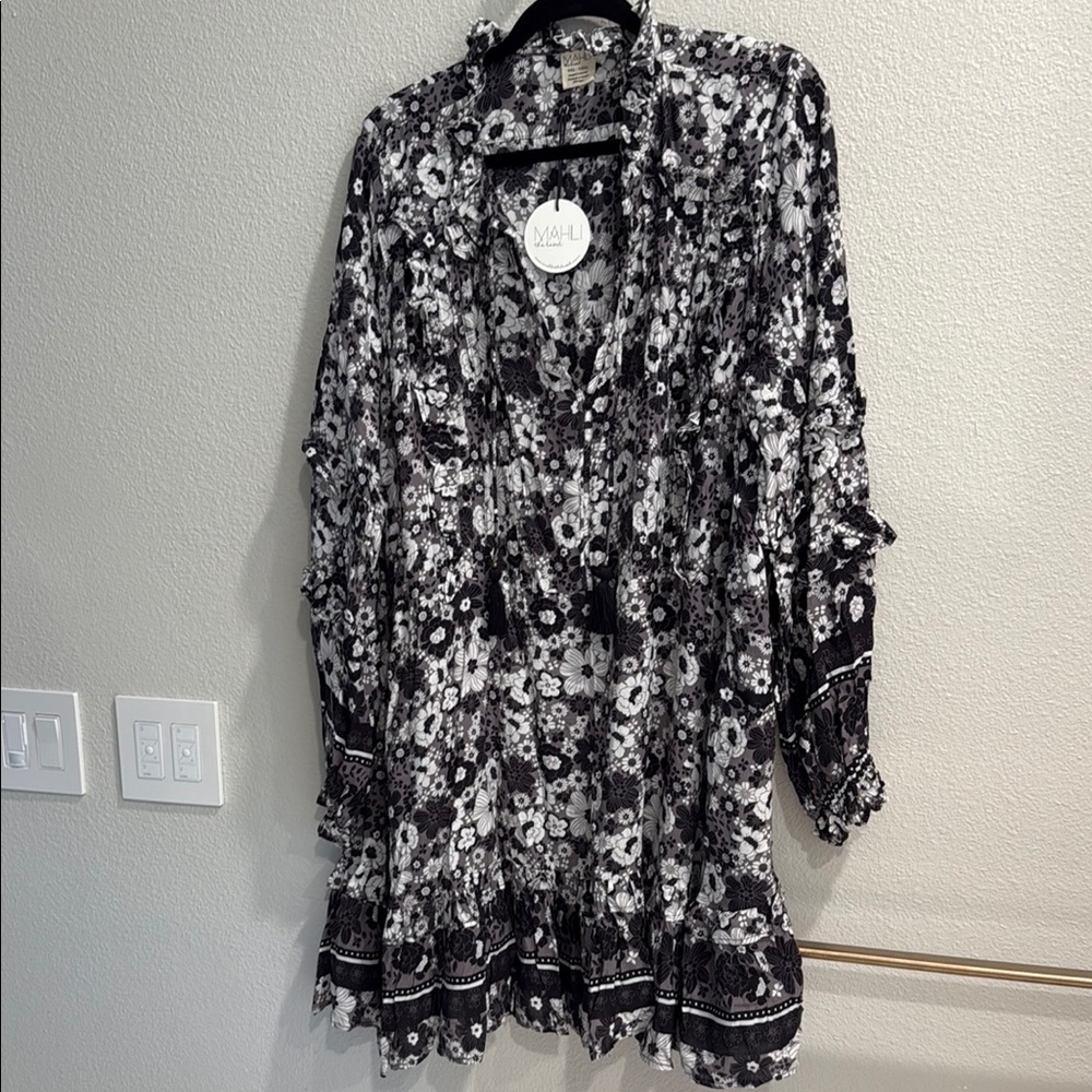 NWT! Floral Black and White Women's Dress